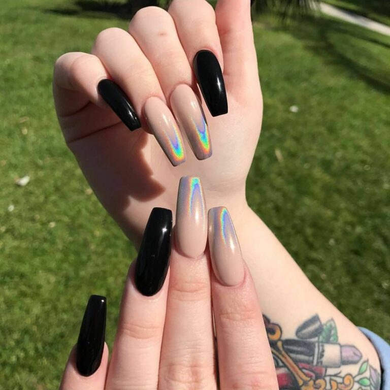 Read more about the article Dip Powder Magic: Transform Your Nails at Gateway Nail Lounge!