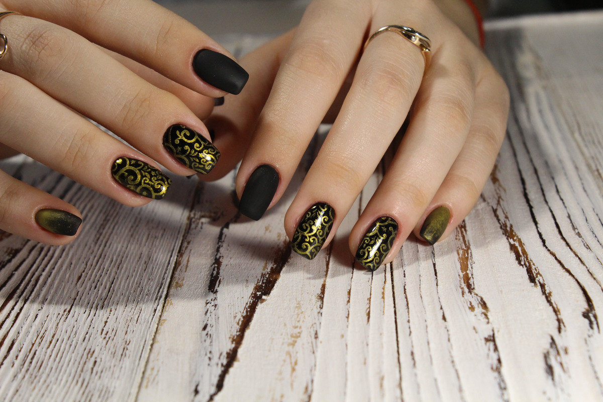 Read more about the article The Art of Nail Filing: Tips for Perfectly Shaped Nails